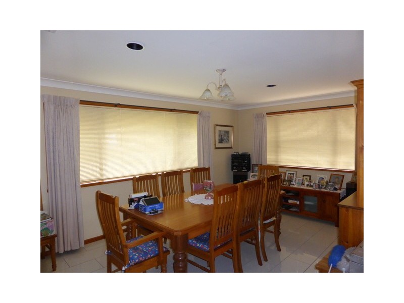 15 Mendos Place, Parkes NSW 2870