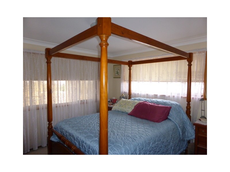 15 Mendos Place, Parkes NSW 2870