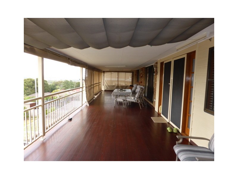 15 Mendos Place, Parkes NSW 2870