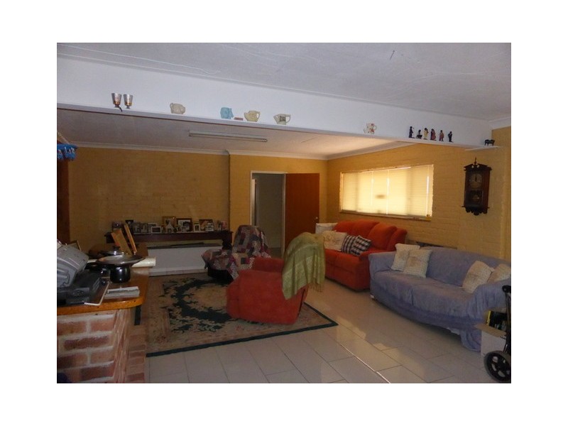 15 Mendos Place, Parkes NSW 2870