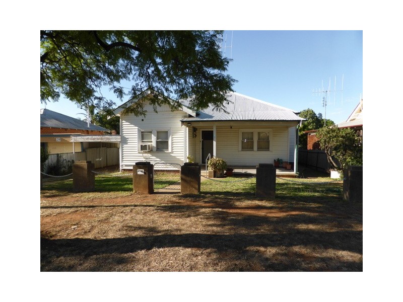 31 Mitchell Street, Parkes NSW 2870