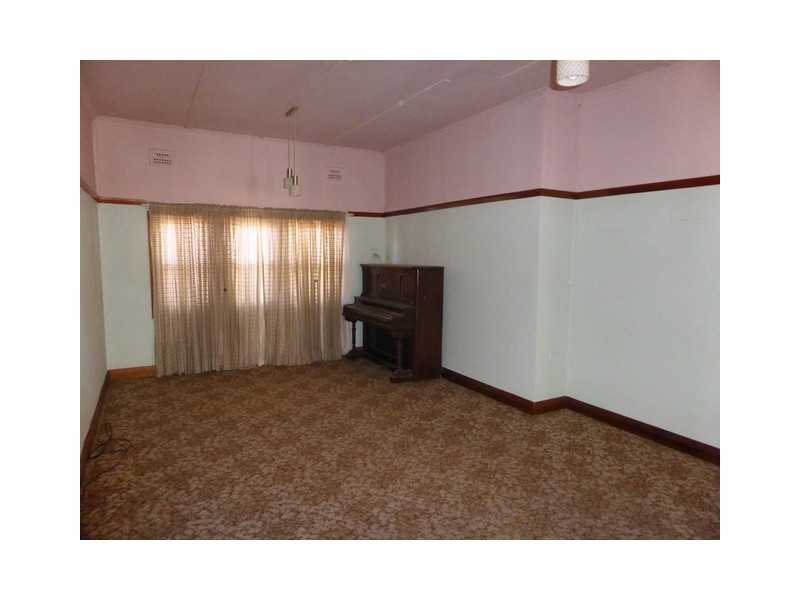 31 Mitchell Street, Parkes NSW 2870