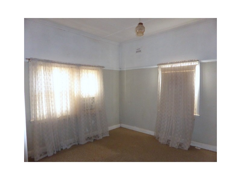 31 Mitchell Street, Parkes NSW 2870