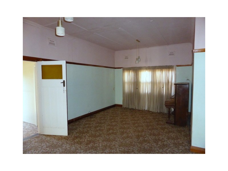 31 Mitchell Street, Parkes NSW 2870