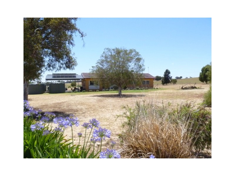 35 Noble Road, Parkes NSW 2870