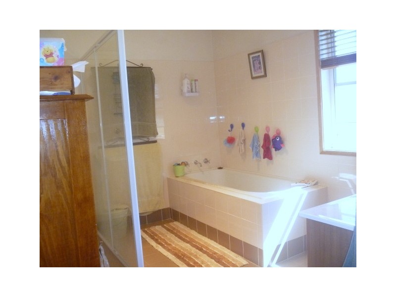 35 Noble Road, Parkes NSW 2870