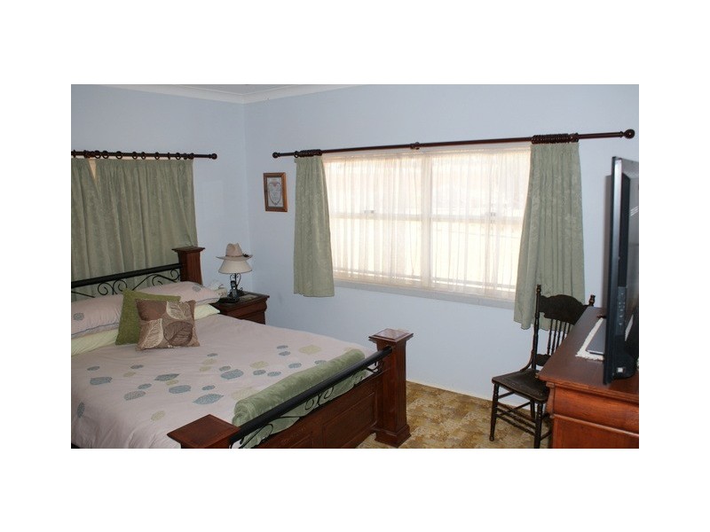 35 Noble Road, Parkes NSW 2870