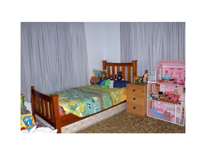 35 Noble Road, Parkes NSW 2870