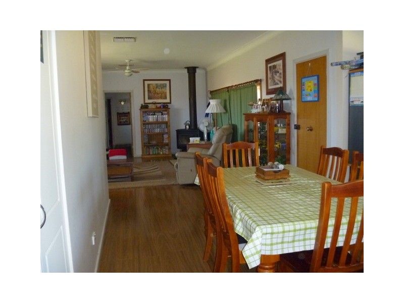 35 Noble Road, Parkes NSW 2870