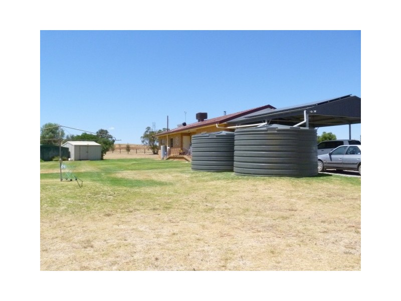 35 Noble Road, Parkes NSW 2870