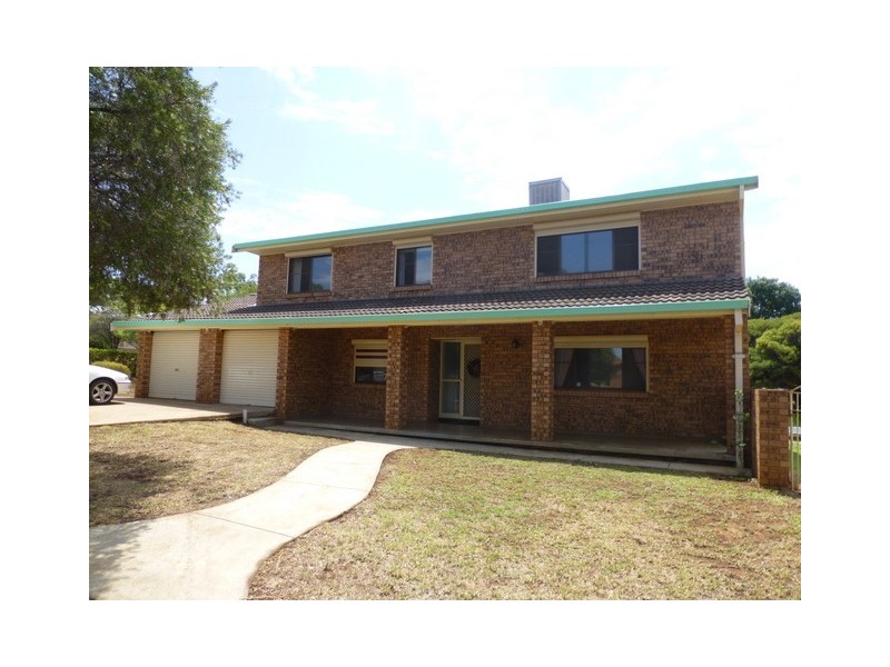 23 Moor Street, Parkes NSW 2870