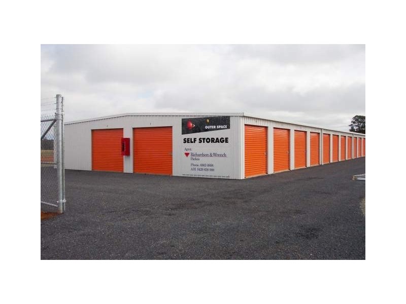 19-20 Hanlon Street, Parkes NSW 2870