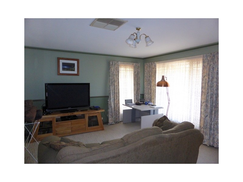 1/4 Friendship Place, Parkes NSW 2870