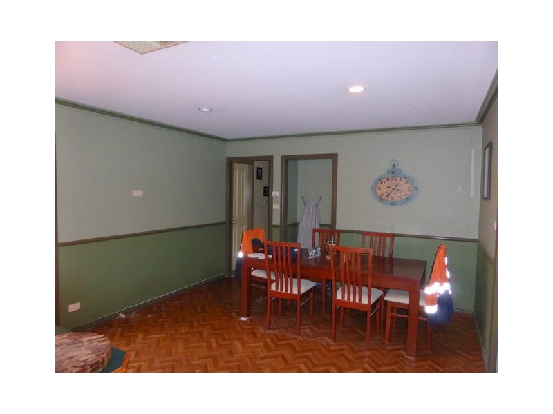 1/4 Friendship Place, Parkes NSW 2870