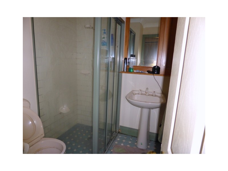 1/4 Friendship Place, Parkes NSW 2870