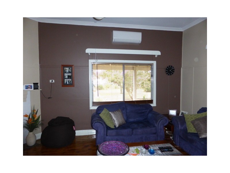 20 Junction Street, Parkes NSW 2870