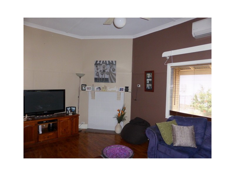 20 Junction Street, Parkes NSW 2870