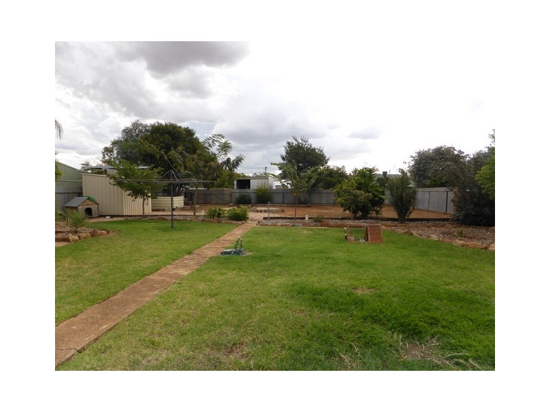 20 Junction Street, Parkes NSW 2870
