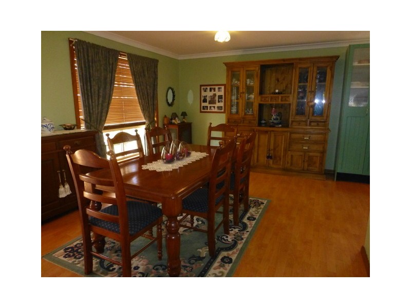 2 Newell Highway, Peak Hill NSW 2869