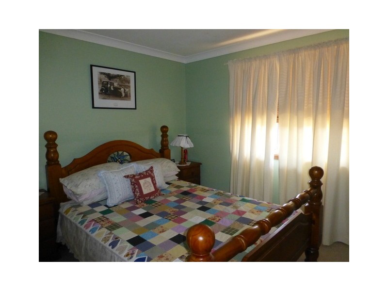 2 Newell Highway, Peak Hill NSW 2869