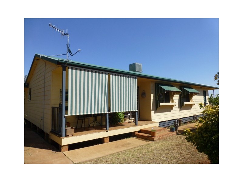 2 Newell Highway, Peak Hill NSW 2869
