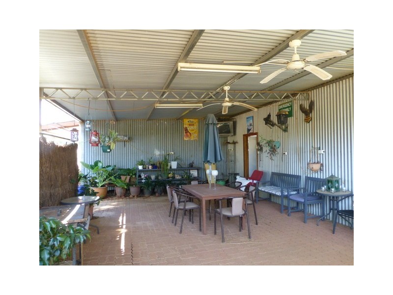 2 Newell Highway, Peak Hill NSW 2869