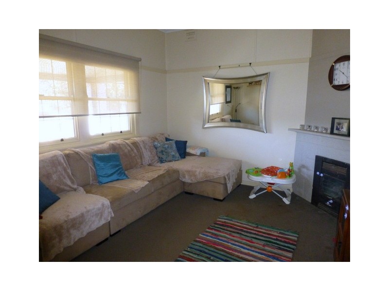 12 Lynch Street, Parkes NSW 2870