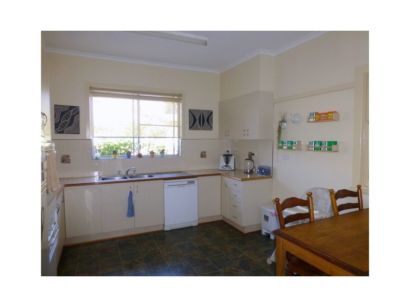 12 Lynch Street, Parkes NSW 2870