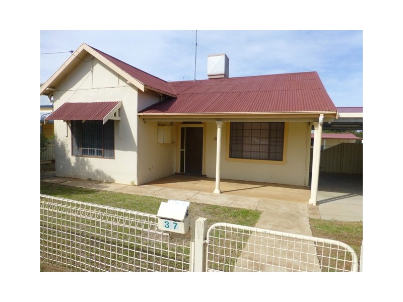 37 Victoria Street, Parkes NSW 2870