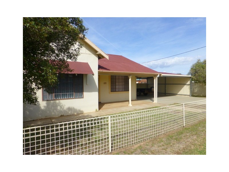 37 Victoria Street, Parkes NSW 2870