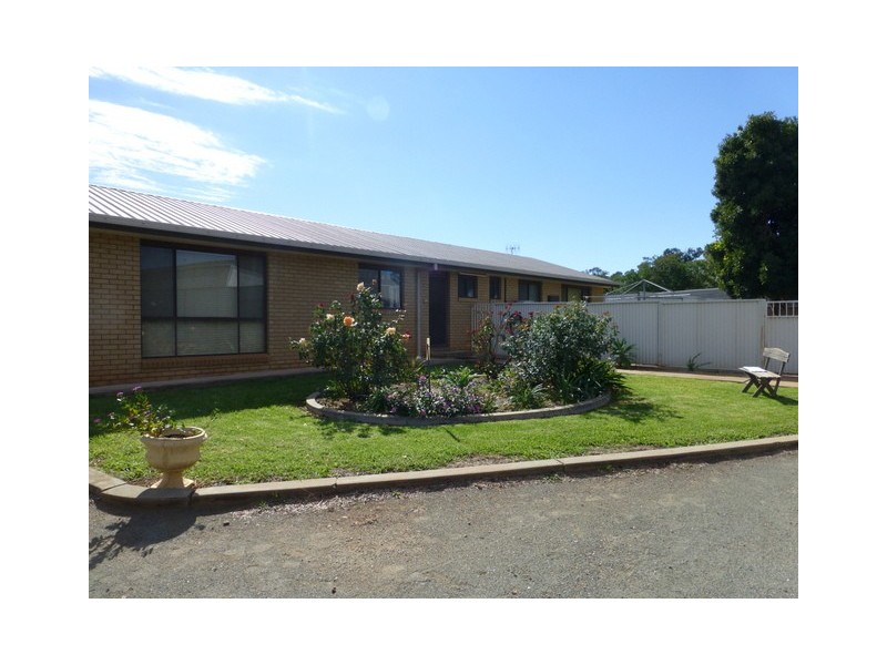 7 Fraser Avenue, Peak Hill NSW 2869