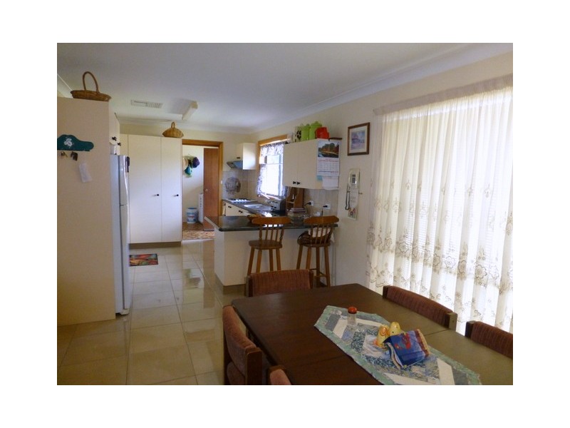 7 Fraser Avenue, Peak Hill NSW 2869