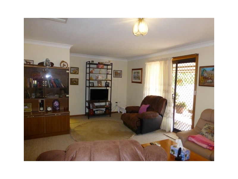 7 Fraser Avenue, Peak Hill NSW 2869