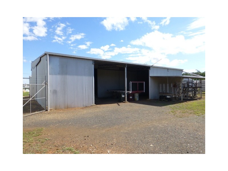 7 Fraser Avenue, Peak Hill NSW 2869
