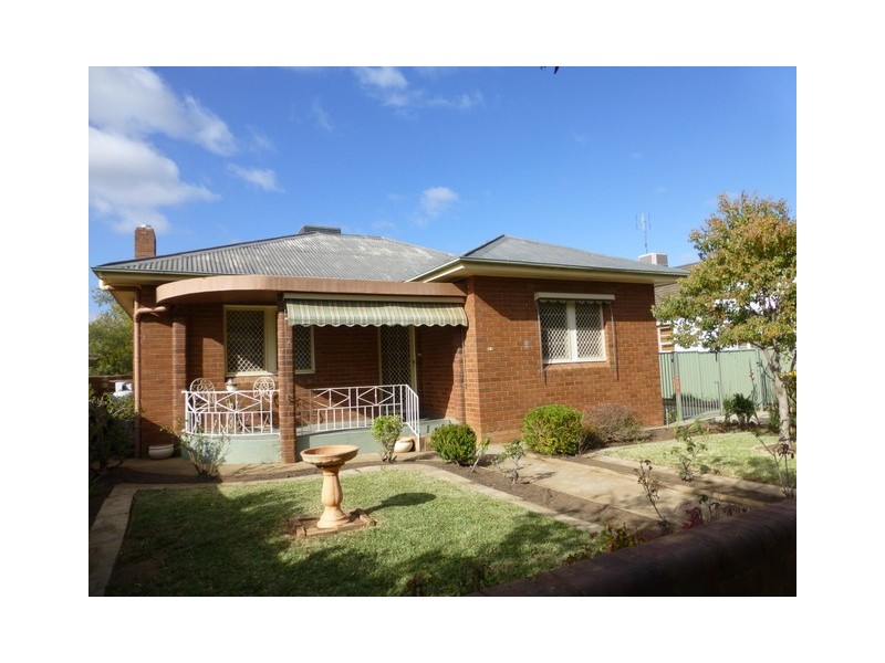 23 Phillips Street, Parkes NSW 2870