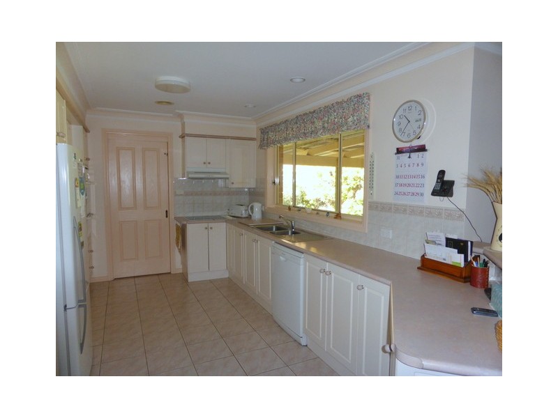 9 Angeleish Avenue, Parkes NSW 2870