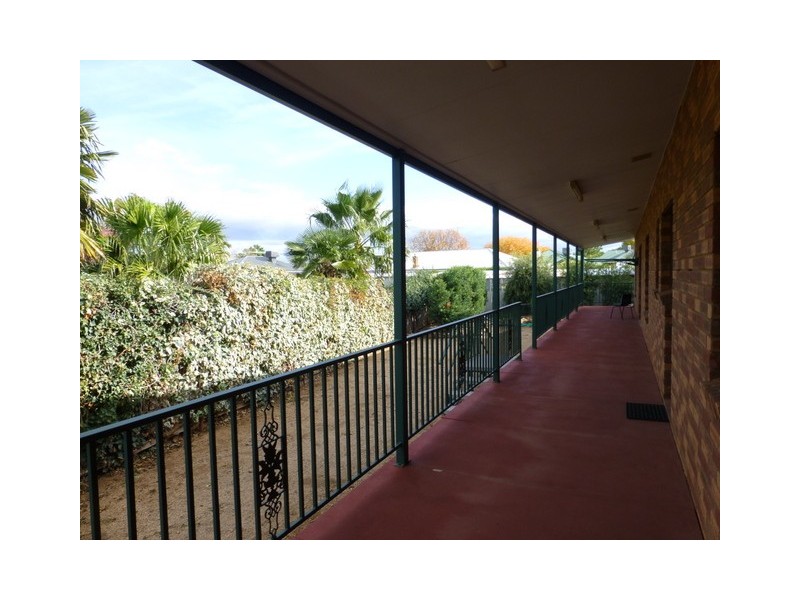 4A Cooke Street, Parkes NSW 2870