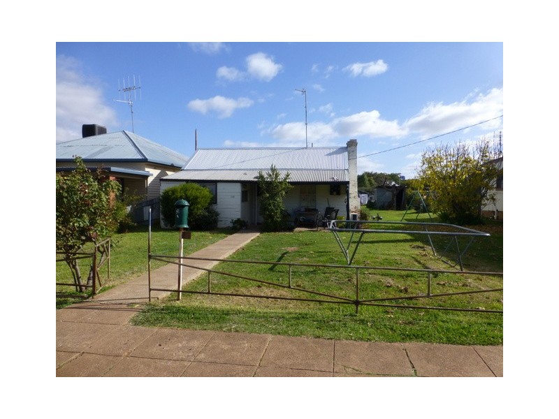 118 Currajong Street, Parkes NSW 2870
