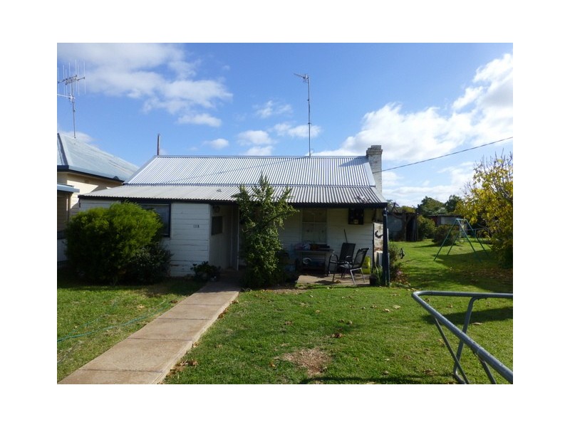 118 Currajong Street, Parkes NSW 2870
