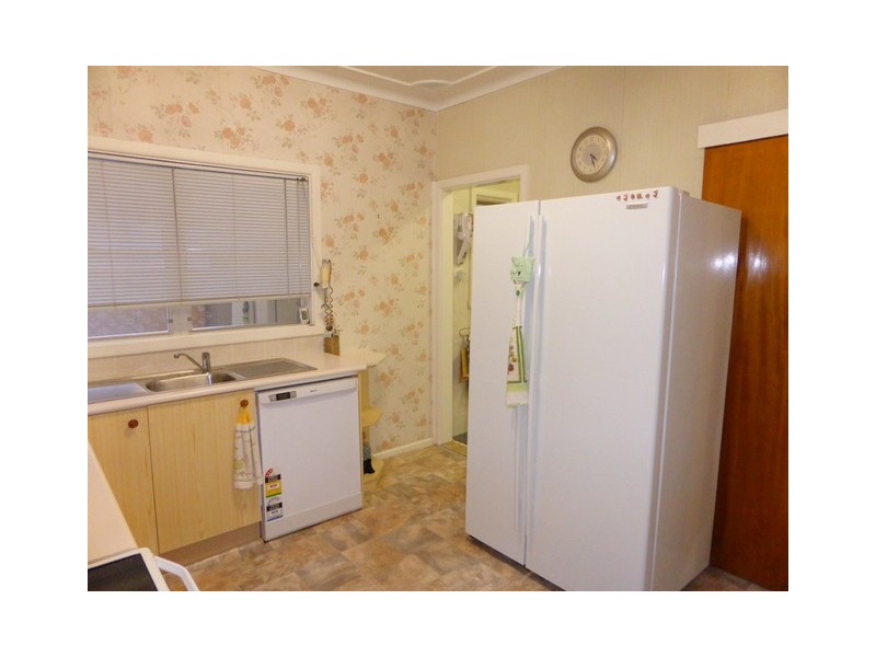 4 Belmore Avenue, Parkes NSW 2870