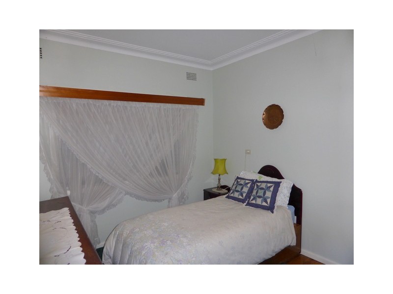 4 Belmore Avenue, Parkes NSW 2870