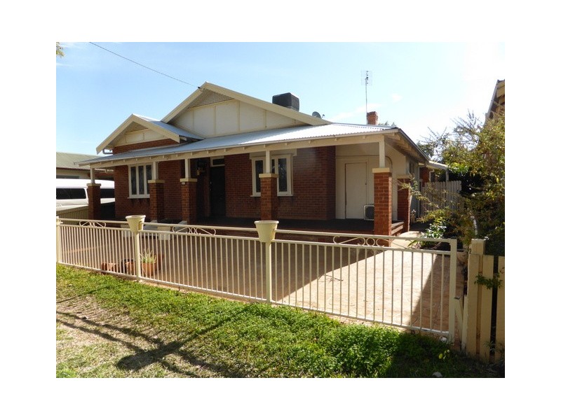 12 Elizabeth Street, Parkes NSW 2870