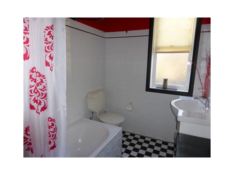 12 Elizabeth Street, Parkes NSW 2870