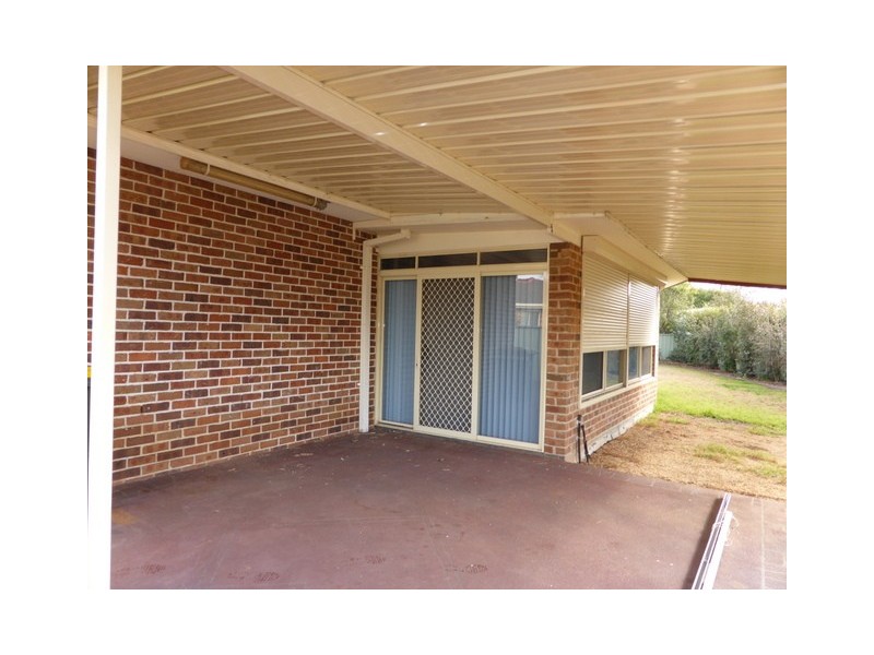 10 Christina Close, Parkes NSW 2870