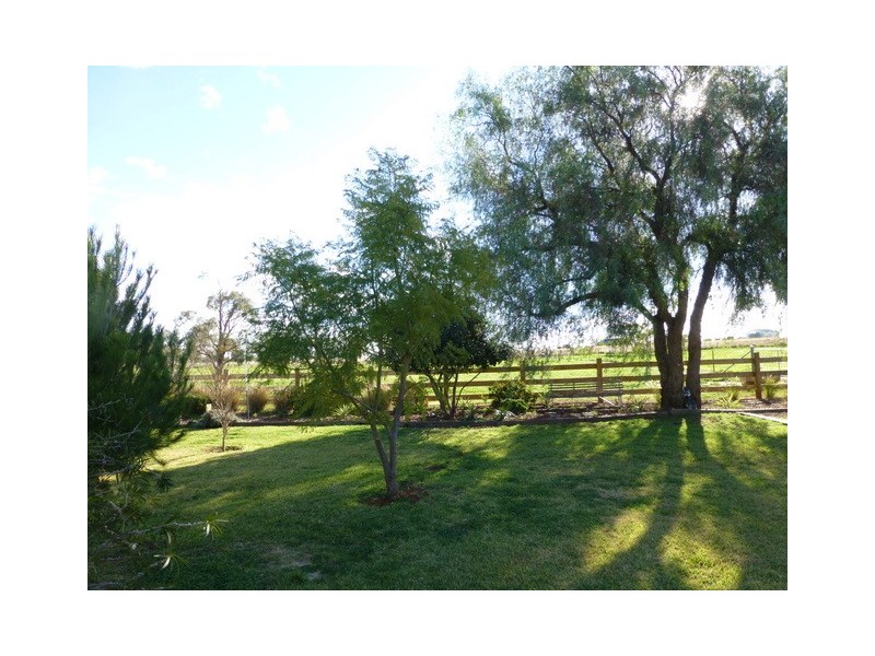 37 Bleechmore Road, Parkes NSW 2870