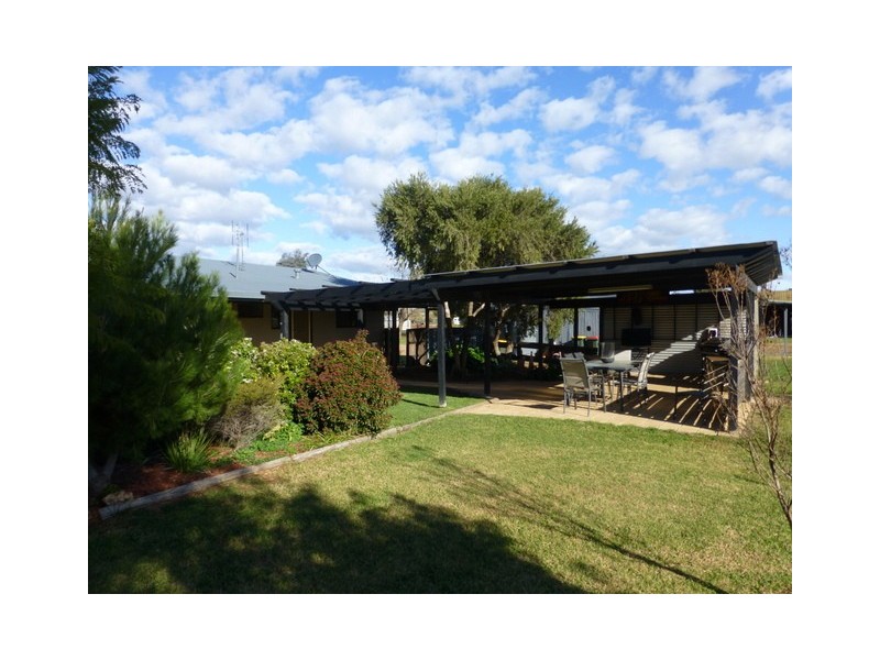 37 Bleechmore Road, Parkes NSW 2870