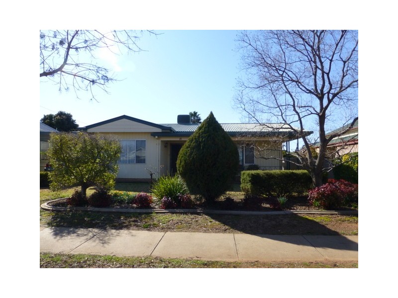 18 Cecile Street, Parkes NSW 2870