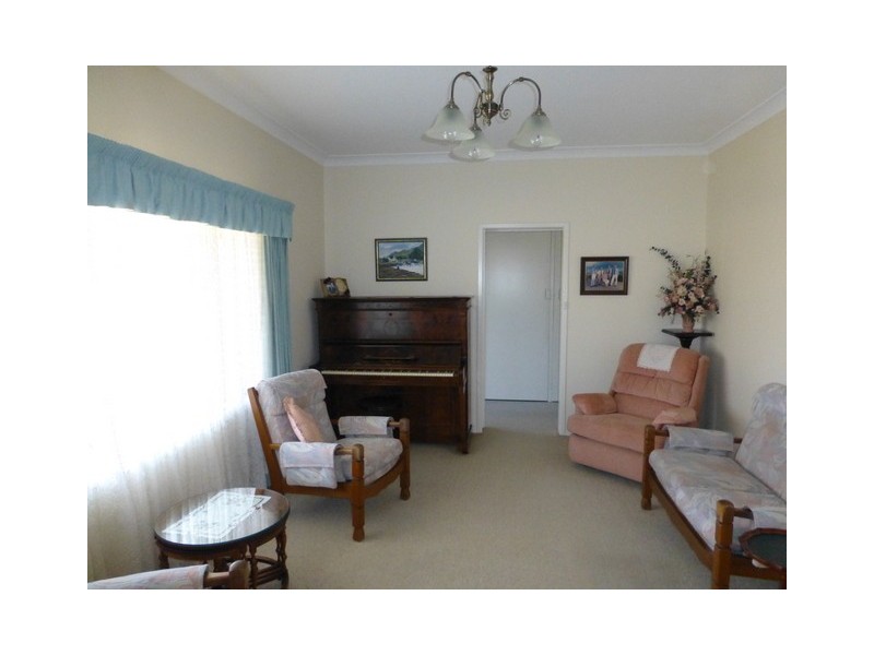 18 Cecile Street, Parkes NSW 2870