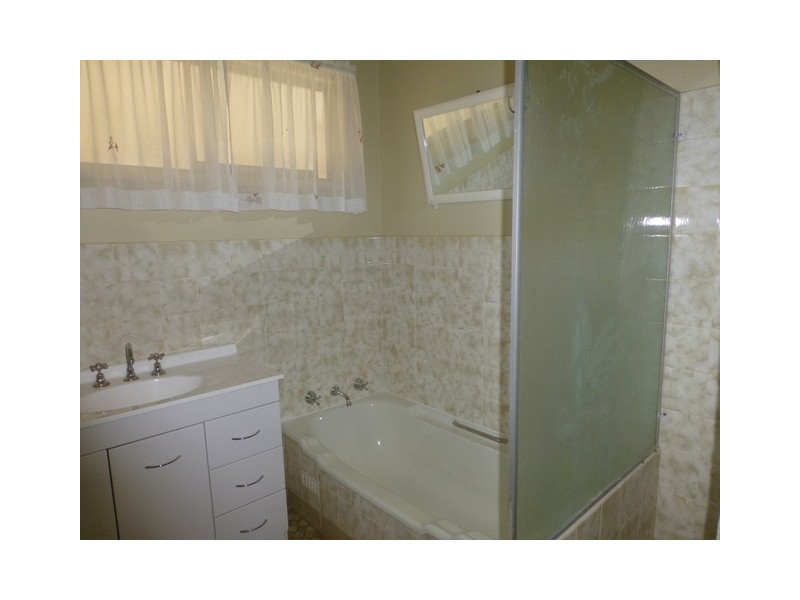 18 Cecile Street, Parkes NSW 2870