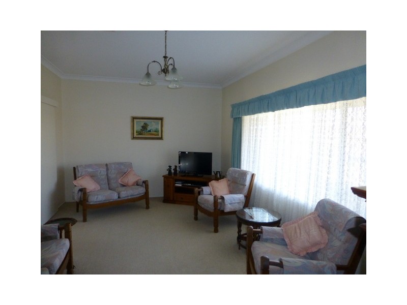 18 Cecile Street, Parkes NSW 2870